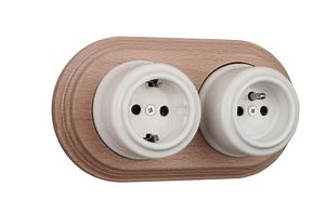 [Hot Item] EU Standard Germany Switch Socket Porcelain White Electrical Wall Socket with Wooden Frame
