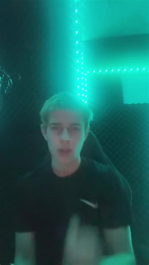 #fyp #r6 #pc #emerald “eww your clipping customs 🤓” Where’s ur one taps??