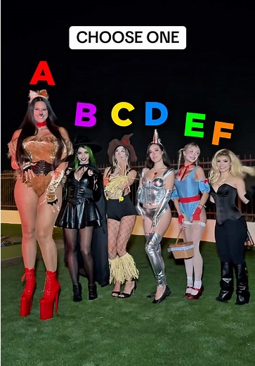 Elige tu favorito: divertido cosplay y amigos