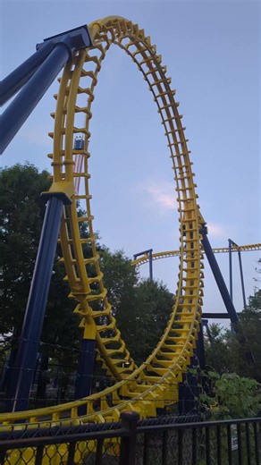 79K views · 523 reactions | Laying down flying through the loop on Nighthawk. #carowinds #Nighthawk #fyp #rollercoaster #amusementpark #thrillrides #themepark #vekoma | Carowinds Fans Only | Facebook