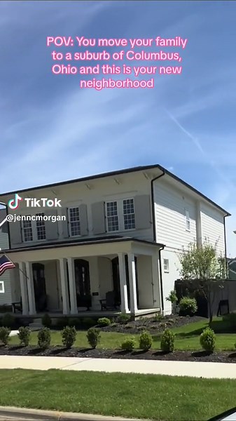 Thinking of moving to Columbus, Ohio? 🖤 Then this neighborhood needs to be on your MUST see list! Hi, I'm Jenn Morgan, a Columbus, Ohio Realtor showing you what it looks like to live here in Central Ohio! Located in the Olentangy School District in Lewis Center, Ohio, Evans Farm is a new style of community where there's no lack of things to do! I'll save the list of neighborhood parties for our tour😏 Walk down the street for tacos at Yabo's Tacos or a glass of wine at Prime Vine and finishing 