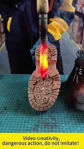 Steel toe cap anti-smash, anti-puncture sole for full foot protection.3115 #safetyshoes