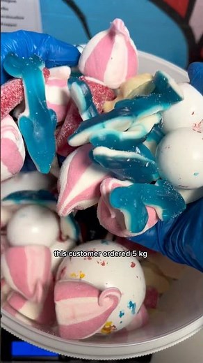 This customer wanted ONLY GIANT sweets 🍭