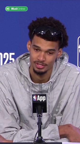 Wemby responds to love from Paris crowd after homecoming win