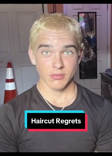 Blue Elmo has a funny conversation with @daCraka about his haircut regrets. Do you like the long or short better?