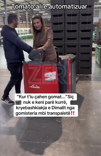 Kryebashkiakët e vendit shpesh herë zgjedhin ura të reja komunikimi për problematikat e përditshme të qytetarëve. Nëpër profilet e tyre në rrjtet sociale i shohim të shpërndajnë video apo mbledhje ku diskutohet për çështjet që prekin banorët e zonës nga afër si infrastruktura e dobët (rrugë, ndriçim), mungesën e shërbimeve cilësore, çmimet e larta dhe vështirësitë ekonomike. Por në Dimal, kryebashkiakja Juljana Memaj i orienton banorët të gjejnë zgjidhje edhe për incidentet që iu ndodhin në përd