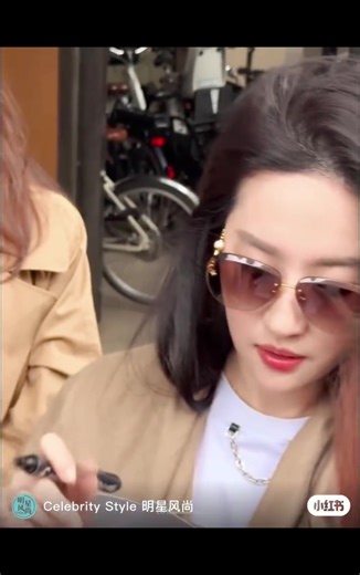 Bà chị nghỉ ngơi sâu quá, trạng thái cứ phải gọi là phơi phới #viral #fashionweek #lv #lưudiệcphi #liuyifei