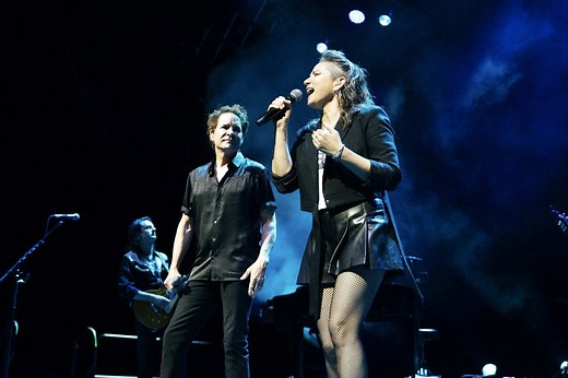 Pat Monahan & Doechii Perform A Nostalgic Mashup Live!