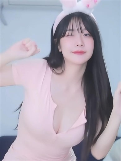 かわいいダンスで魅せる韓国女子