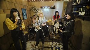 Stopped by @paradisegaragestudio to record a lil live session including our Kleenex cover of Nice. Here’s a little clip ! You can watch the whole thing on their YouTube channel xx 🖤🐩🖤 | Habibi