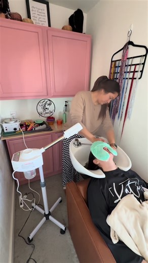 ✨ NEW: Luxury Scalp Treatment ✨ Healthy hair starts at the scalp. Clarifying cleanse scalp exfoliation Deep conditioning mask High frequency for growth Relaxing scalp massage Finished with a blowout 💨 It’s not just a wash… it’s a full reset for your hair. Message me to book 🤍#KatiDavisHairCo #tuttle #smalltownstylist #Tigers #OKstylist