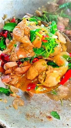 Stir-fried chicken giblets with holy basil, so delicious! 😋😋❤️❤️ #cooking #food #homemadefood
