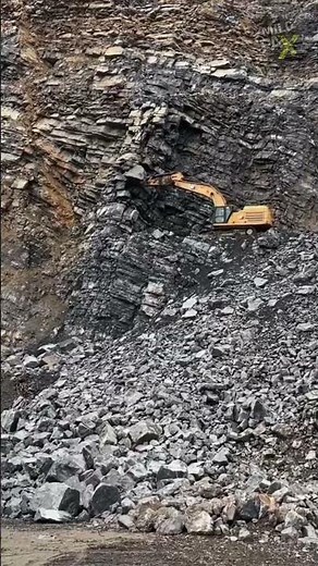 Why Is Loading Rocks One of the Most Dangerous Jobs? 😨💥