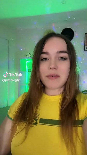 Engaging Live Minecraft Survival Stream with Kiwi Streamers