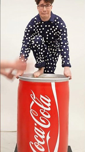 Giant Coke vs Mentos Suit Explosion! 💣🥤