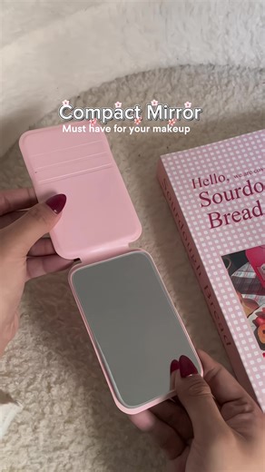 Compact Mirrors: Perfect for On-the-Go Touch-Ups