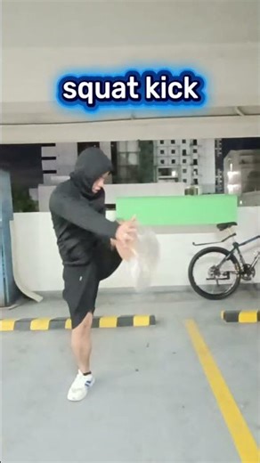 squat kick exercise💪#fitness #fitnessmotivation #fitmomsinspire #fitnessexercise #fitnessjourney