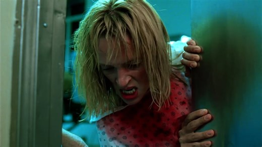 Si un día caigo en coma por años, recibanme al despertar con chismes y regalos, no con un tipo como este. 🤨🤮 Este #JuevesEnLlamas no te pierdas de "Kill Bill Vol. 1" A LAS 8:00PM MEX 💥 | Sony Channel