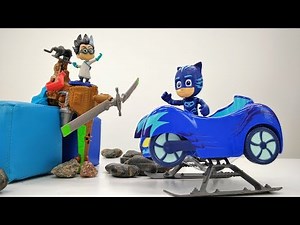 Vidéo en français pour enfants. Les Pyjamasques en jouets : Roméo a tout gelé.