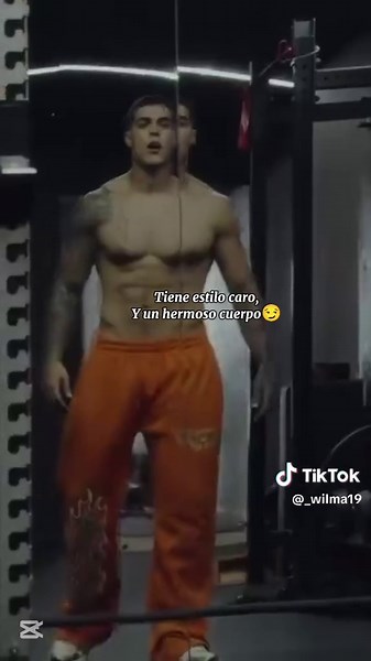 Lunay y su Estilo Único en el Escenario