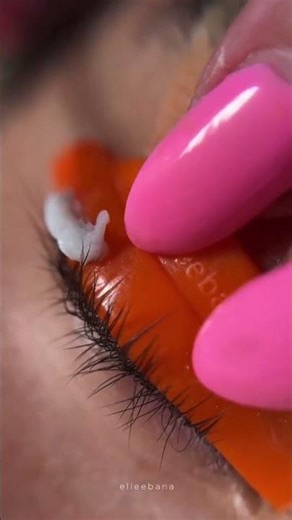 The Korean Lash Lift Method is more than a technique — it starts with understanding chemistry.⁠