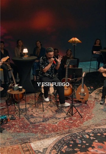 Cuando la fuerza se acaba, la fe permanece. AQUÍ ESTOY, peleando la buena batalla, creyendo, caminando y levantando mi voz para Él. Escucha AQUÍ ESTOY en tu plataforma preferida. #alexcampos #aquíestoy