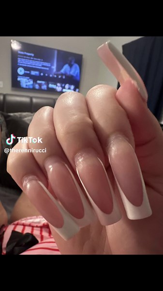 Yall go book my girl @Jazmin Casey located in Charlotte, NC.