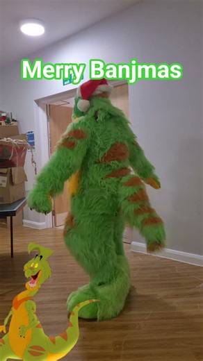 Look at my crap stained shorts. #fursuiting