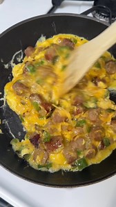 757 reactions · 77 shares | Mornings made easy! Prep, seal, and enjoy fresh breakfast burritos all week—while your cold brew brews in just 10 minutes! ☕✨ | Mr. Coffee | Facebook