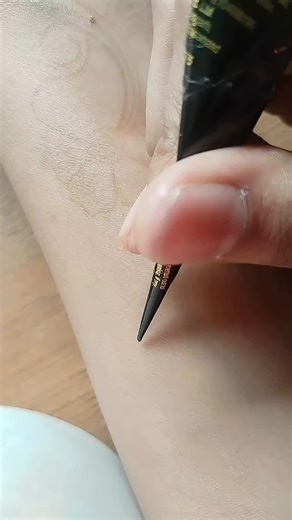 Stunning and Simple Mehndi Designs You Can Try