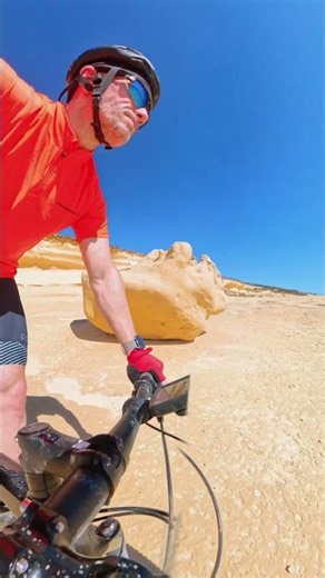 🇲🇹 Shoe Rock or Heart Rock? | Xlendi’s Weird Coastal Boulder