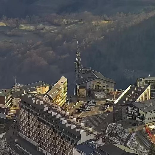 Nouvelle webcam en direct de Saint Lary📷 avec une belle vue plongeante sur le Pla d’Adet, en attendant le grand retour de la neige dès dimanche. Merci à Saint-Lary - Altiservice pour l’installation. Direct 👉 https://www.meteopyrenees.fr/webcams-hautes-pyrenees-65/ Et https://www.meteopyrenees.fr/saint-lary-altiservice-webcam/ | Météo Pyrénées