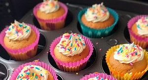 Receta de cupcakes en air fryer: ingredientes y paso a paso fácil para que queden esponjosos