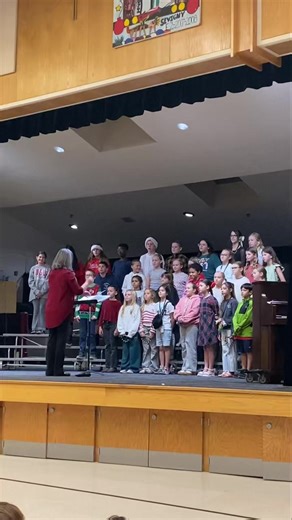 The Entz Choir performed for their school today. Thank you Mrs. Wyatt and the choir students for an amazing performance. We wish we really had 60 million snowflakes in Mesa! | MPS Music Education