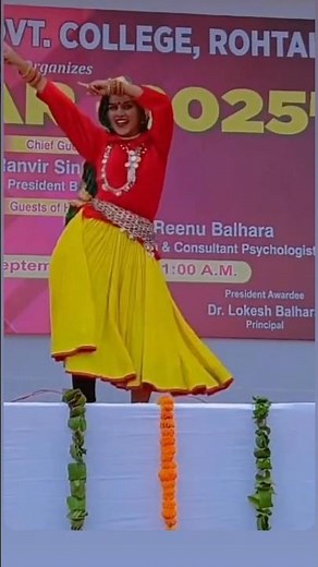 Viral dance girl #rohtak#nakiramcollge#youtubeshorts #trending#shortvideos