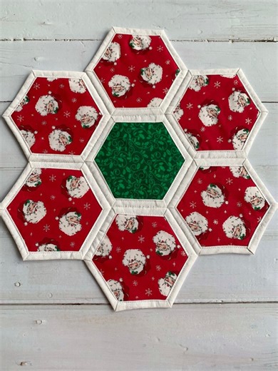Quilted Santa Table Topper: Hexagon Christmas Centerpiece - Etsy