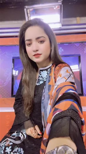 Creative Anchor Designs Using CapCut