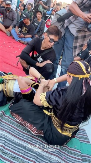 MENYELAMATKAN KESURUPAN #jaranan #jathilan #kudalumping
