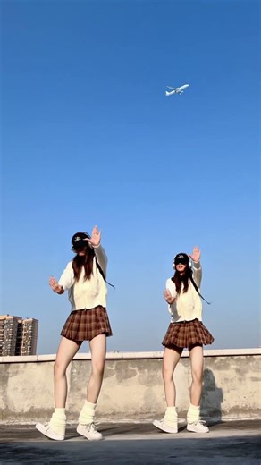 想你，想偷你的手机发我也想你 # 听妈妈的话舞蹈挑战 # 抖音热门舞蹈挑战 # 舞蹈小旋风改编 # 卡点舞 # 青年创作者成长计划 #shortsvideo #dance