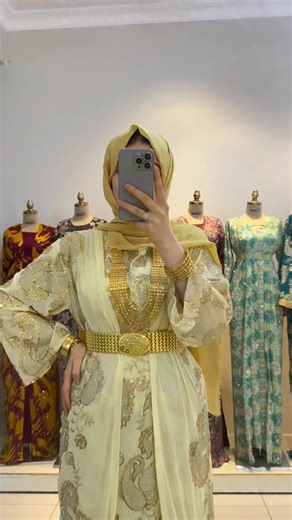 Nurevşan Yöresel on Instagram: "Kaftanın en güzel hali😍💐🧿🌸#keşfet#beniöneçıkart#mardin#kızıltepe#yöreselelbise"