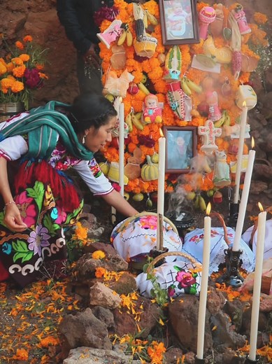 Noche de Día de Muertos en Isla de Janitzio, Michoacán México