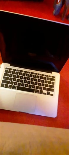 how to start a MacBook Pro with a dead battery