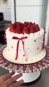 Beautiful cakes! 🥰😍 | Cake Art Ideas