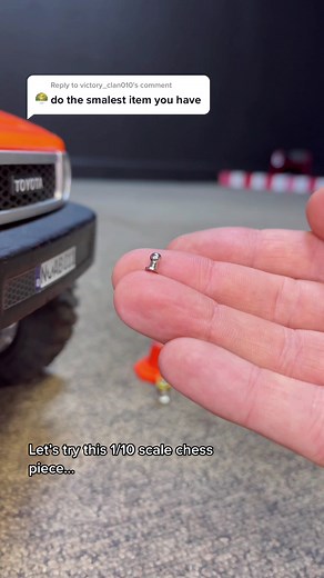 Impressive Spektrum DX5 Trick: 1/10 Scale Chess Tap