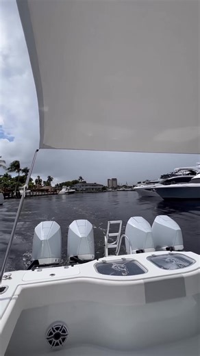 Custom bow and aft sunshades on this 42 Freeman. We can design a custom sunshade on almost any center console, anywhere it’s located. Give us a call 954-398-3578 ⚓️ #freeman #freemanboatworks #everglades #evergladesboats #florida #boating #centerconsole #boatcover #boatcanvas #fishing #offshore #inshore #custom #canvasfactory #boatcanvasfactory #boatlife #pompanobeach #sunshade #boatshade #sailshade #summer #sun #shade