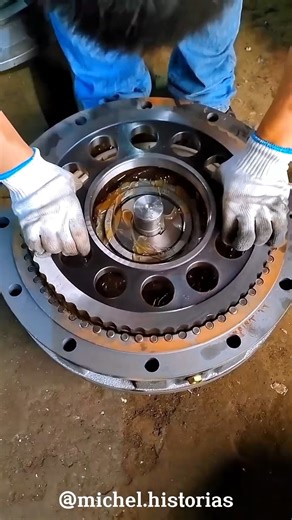 3.5M views · 2.4K reactions | WOW!... iloveyou❤️ #cr7 #messi #elonmusk #marketing #MarkZuckerberg  #trending #memes #funny #love 鹿 #DjRen | Dj Ren | Facebook