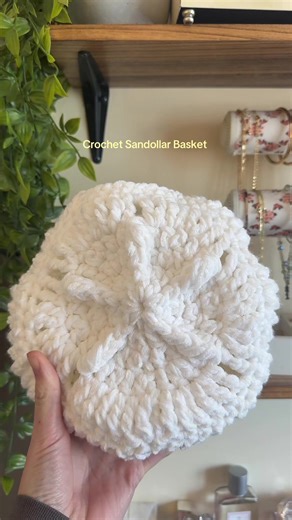 Do I make a strap for a purse?#seashell #crochet #tutorial #pattern #crochetersoftiktok