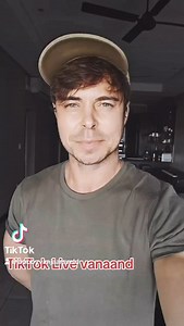Ek TikTok live vanaand 18:30 van my account af. Nie TiTot nie maar wel TikTok hoor. Daar is geselskap en ons praat oor alles … Sien julle later! #BoerDing #BoerDingDans | Bobby Van Jaarsveld