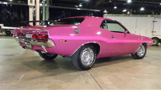 1970 Dodge Challenger R/T 440 CI V8 in Panther Pink