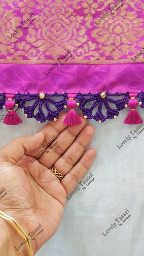 Bridal Saree Tassel Work ✨ Notes 👇 •6 strands of silk thread for crochet •Crochet needle no.10(0.75 mm) •For Tassels 160 strands of Silk thread •Happy Tasseling 😊 #lovelytassel #saree #sareetassel #sareekuchulu #sareekuchu #kuchulu #tassels #kuchu #weddingsarees #bridalsarees #insta #indianwomenfashion #threadwork #instareels #sareepalluhangings #sareetassels #handcrafted #handmade #handwork #silksarees #pattusaree #india #fashion #artwork #trendingreels #sareekuchudesign #viral #bengaluru #en